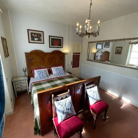 Cozy 2 Near The Walls *